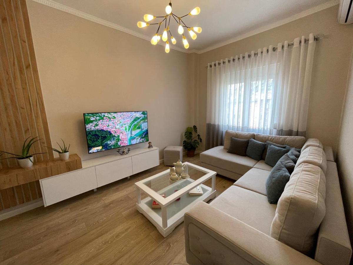 Joni & Joy Center Apartment Berat Exterior photo